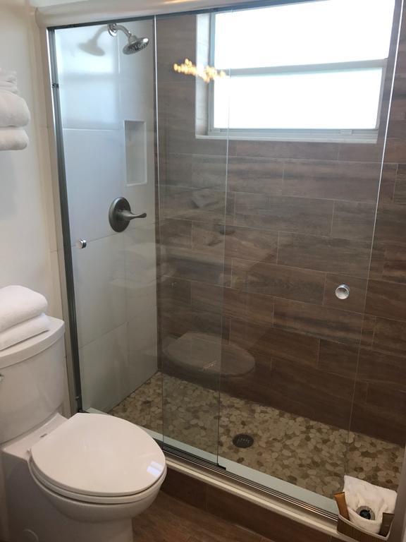 Wave Beach Vacation Rentals Pompano Beach Bilik gambar