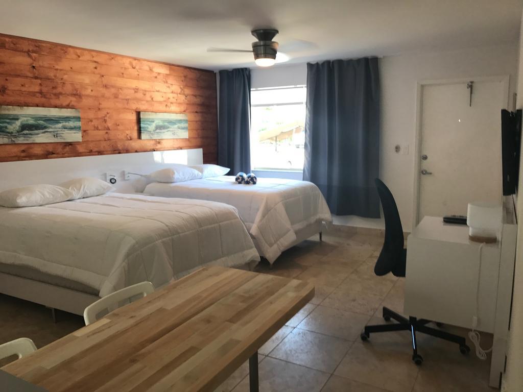 Wave Beach Vacation Rentals Pompano Beach Bilik gambar