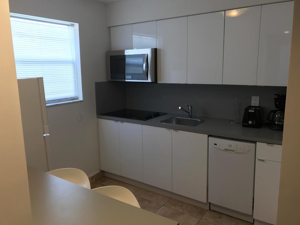 Wave Beach Vacation Rentals Pompano Beach Bilik gambar