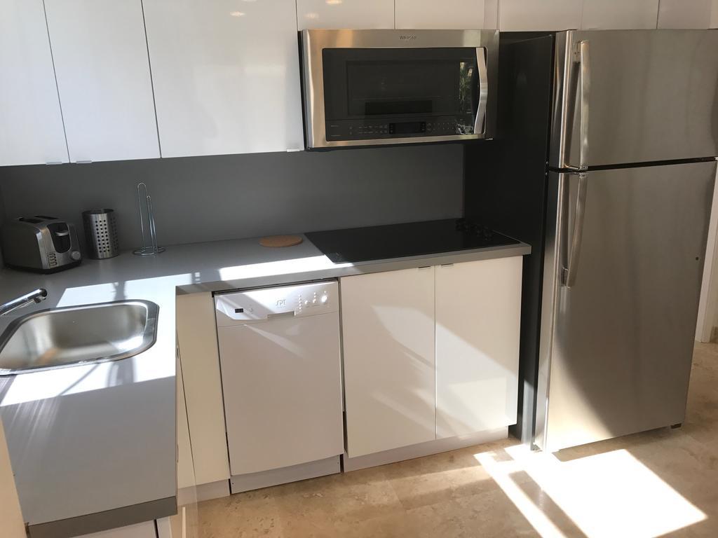 Wave Beach Vacation Rentals Pompano Beach Bilik gambar